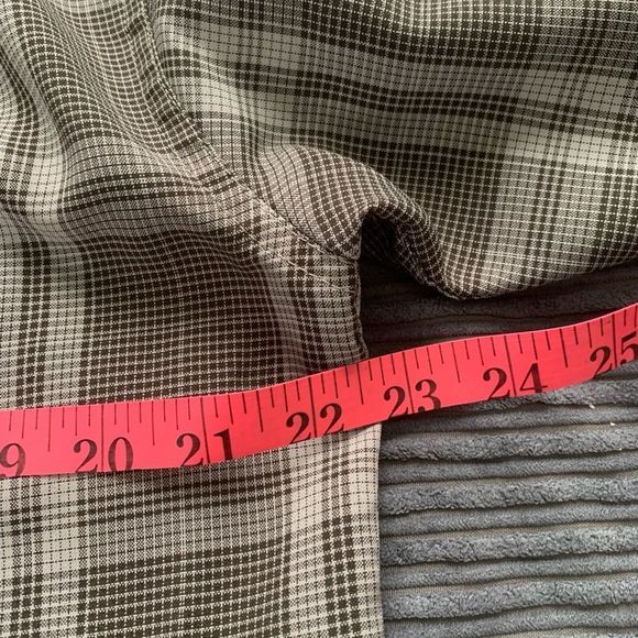 Mens Haggar Luxury Microfiber Brown Button Up Long Sleeve Shirt - Picture 6 of 6